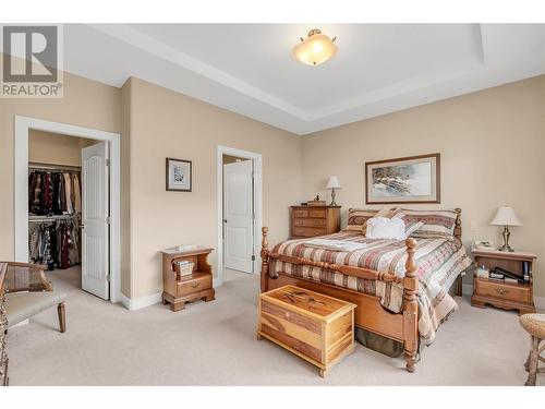 588 Harrogate Lane Unit# 17, Kelowna, BC - Indoor Photo Showing Bedroom