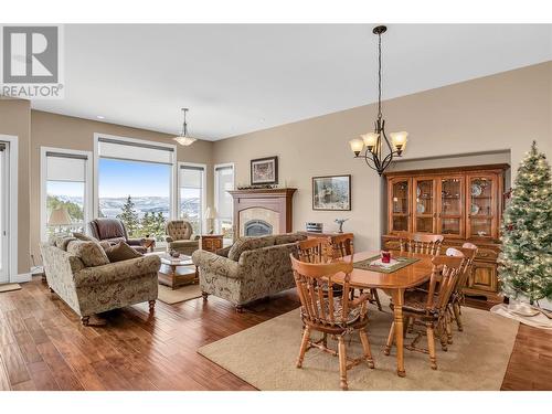 588 Harrogate Lane Unit# 17, Kelowna, BC - Indoor With Fireplace