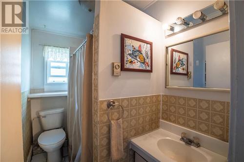 32 Copp, Dieppe, NB - Indoor Photo Showing Bathroom