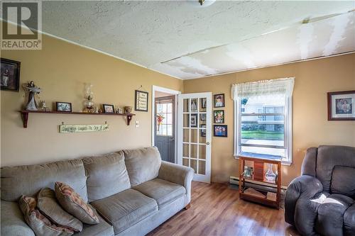 32 Copp, Dieppe, NB - Indoor Photo Showing Living Room