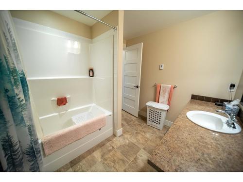 3116 53Rd Street S, Cranbrook, BC - Indoor Photo Showing Bathroom