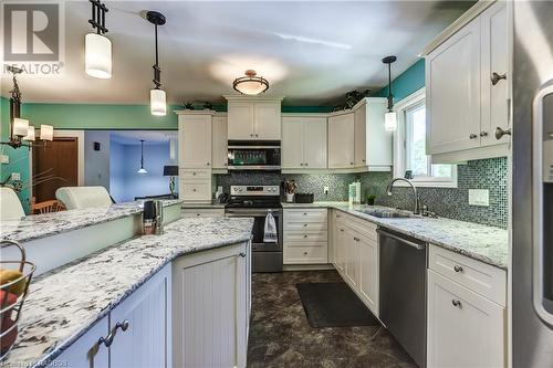 60 Lakeland Drive, Southampton, ON - Indoor Photo Showing Kitchen