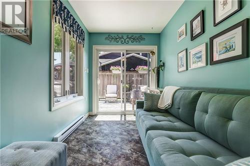 60 Lakeland Drive, Southampton, ON - Indoor Photo Showing Living Room