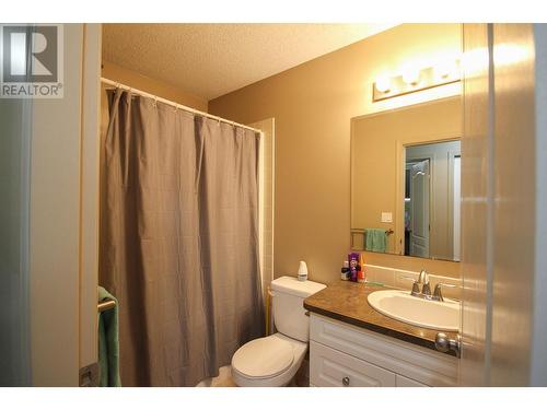 1315 104 Avenue, Dawson Creek, BC - Indoor Photo Showing Bathroom