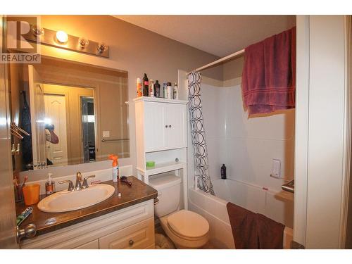 1315 104 Avenue, Dawson Creek, BC - Indoor Photo Showing Bathroom