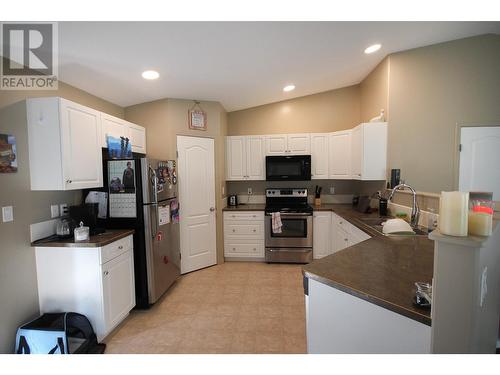 1315 104 Avenue, Dawson Creek, BC - Indoor Photo Showing Kitchen