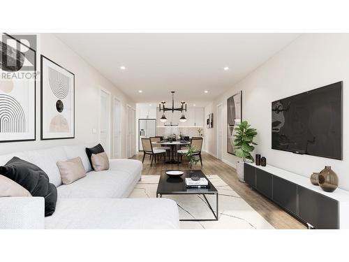 901 7Th Street Unit# 304, Golden, BC - Indoor Photo Showing Living Room