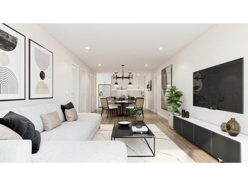 304 - 901 7Th Street, Golden, BC - Indoor Photo Showing Living Room