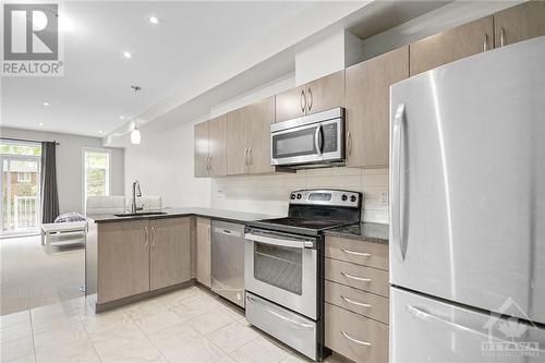 289 Everest Private Unit#D, Ottawa, ON - Indoor Photo Showing Kitchen