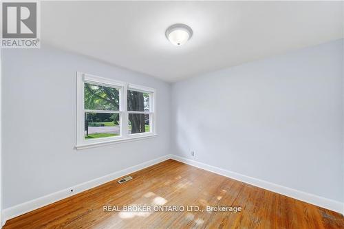 13 Ravina Court, Hamilton (Ancaster), ON - Indoor Photo Showing Other Room