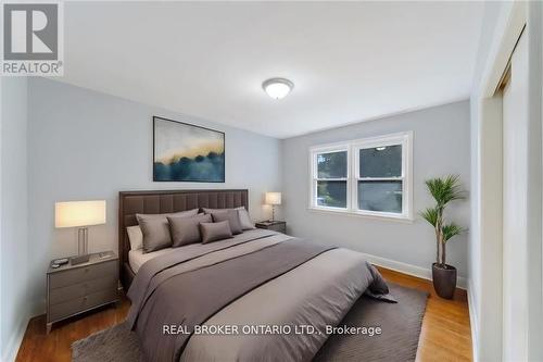 13 Ravina Court, Hamilton (Ancaster), ON - Indoor Photo Showing Bedroom