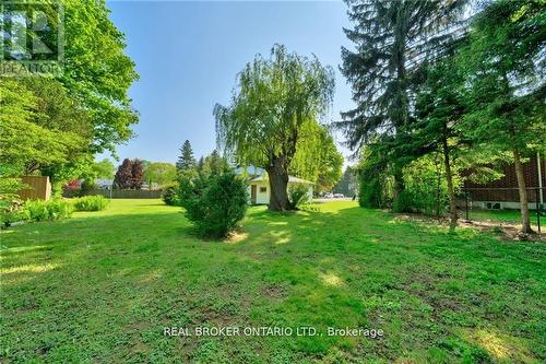 13 Ravina Court, Hamilton (Ancaster), ON - Outdoor