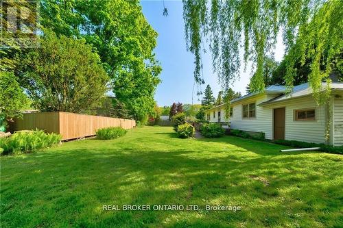 13 Ravina Court, Hamilton (Ancaster), ON - Outdoor