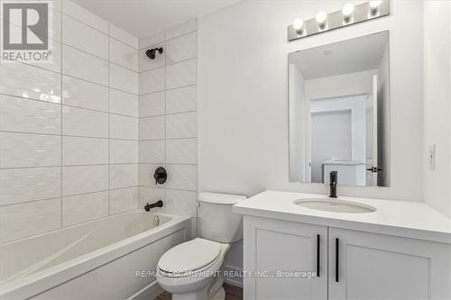 906 - 470 Dundas Street E, Hamilton (Waterdown), ON - Indoor Photo Showing Bathroom