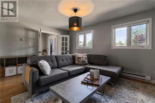 11 Highland Drive, Salisbury, NB - Indoor Photo Showing Living Room