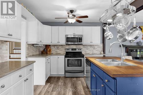 204 Camilla Crescent, Essa (Thornton), ON - Indoor Photo Showing Kitchen With Double Sink