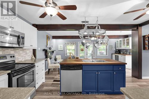 204 Camilla Crescent, Essa (Thornton), ON - Indoor Photo Showing Kitchen With Double Sink