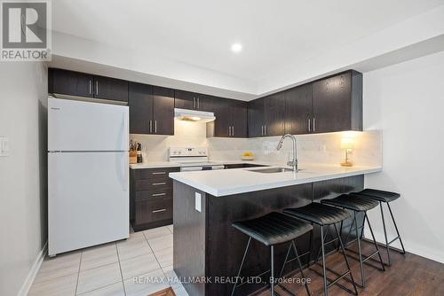 105 - 2 Dunsheath Way, Markham (Cornell), ON - Indoor Photo Showing Kitchen