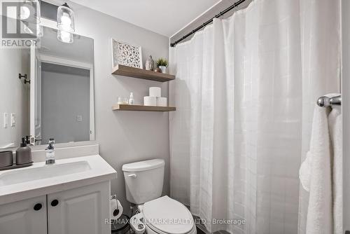 105 - 2 Dunsheath Way, Markham (Cornell), ON - Indoor Photo Showing Bathroom