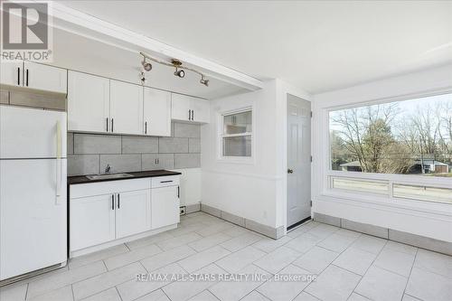 91 High Street, Georgina, ON - Indoor Photo Showing Kitchen