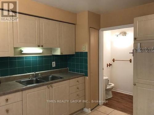 57 - 189 Springhead Gardens, Richmond Hill (North Richvale), ON - Indoor Photo Showing Kitchen With Double Sink