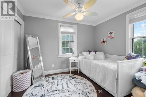 7100 Waterloo Drive, Niagara Falls, ON - Indoor Photo Showing Bedroom