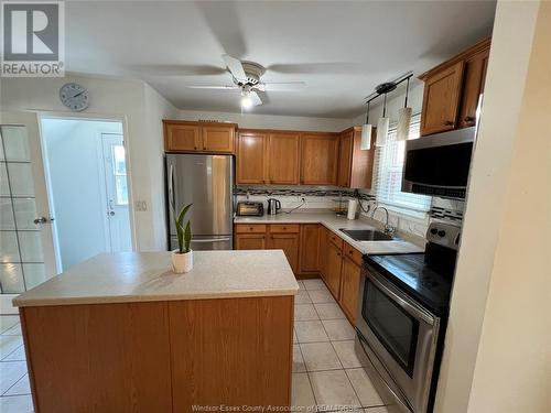 9504 Ashland Drive, Windsor, ON - Indoor Photo Showing Kitchen