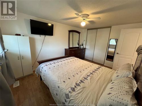 9504 Ashland Drive, Windsor, ON - Indoor Photo Showing Bedroom