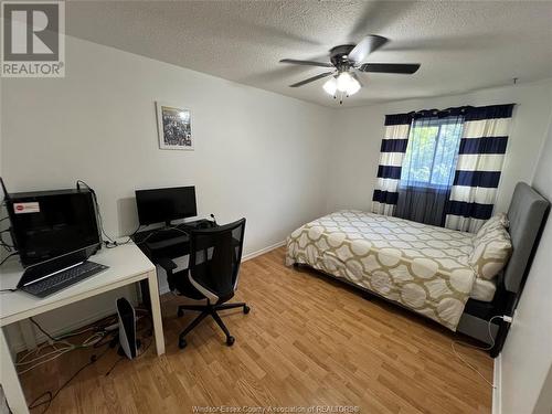 9504 Ashland Drive, Windsor, ON - Indoor Photo Showing Bedroom