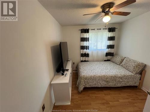 9504 Ashland Drive, Windsor, ON - Indoor Photo Showing Bedroom