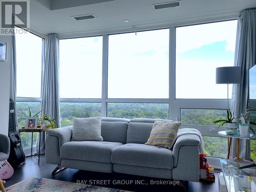 1214 - 160 Vanderhoof Avenue, Toronto (Thorncliffe Park), ON - Indoor Photo Showing Living Room