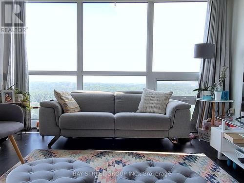 1214 - 160 Vanderhoof Avenue, Toronto (Thorncliffe Park), ON - Indoor Photo Showing Living Room