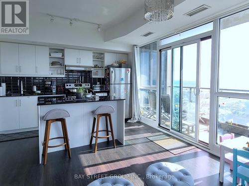 1214 - 160 Vanderhoof Avenue, Toronto (Thorncliffe Park), ON - Indoor Photo Showing Kitchen