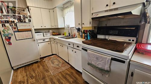 30 Railway Avenue, Success, SK - Indoor Photo Showing Kitchen With Double Sink