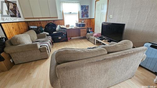 30 Railway Avenue, Success, SK - Indoor Photo Showing Living Room