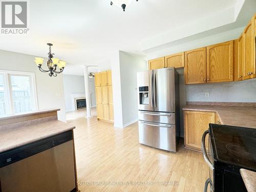 57 Penvill Trail, Barrie (Ardagh), ON - Indoor Photo Showing Kitchen