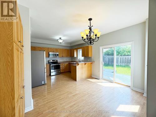 57 Penvill Trail, Barrie (Ardagh), ON - Indoor Photo Showing Kitchen