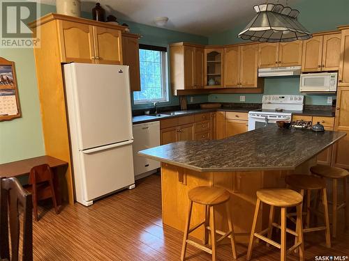 Sarauer Acreage, Annaheim, SK - Indoor Photo Showing Kitchen With Double Sink