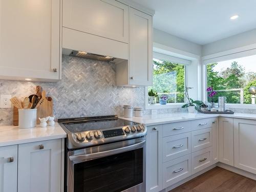 1425 Rose Hill Road, Kamloops, BC - Indoor Photo Showing Kitchen