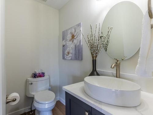 1425 Rose Hill Road, Kamloops, BC - Indoor Photo Showing Bathroom