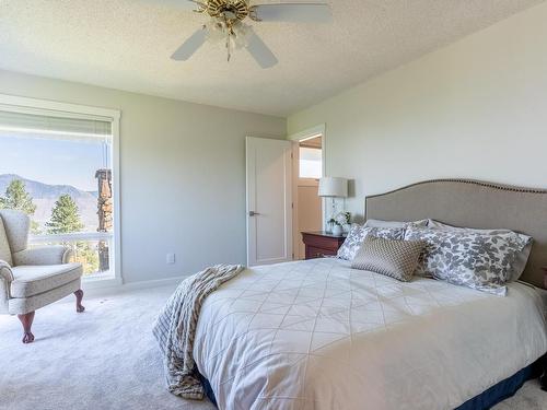 1425 Rose Hill Road, Kamloops, BC - Indoor Photo Showing Bedroom