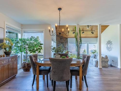 1425 Rose Hill Road, Kamloops, BC - Indoor Photo Showing Dining Room