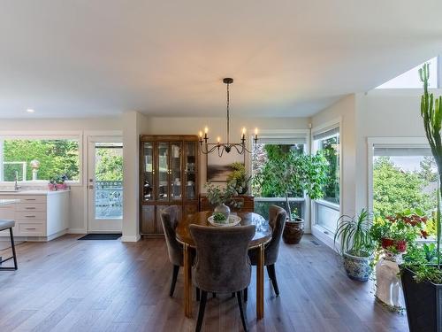 1425 Rose Hill Road, Kamloops, BC - Indoor Photo Showing Dining Room