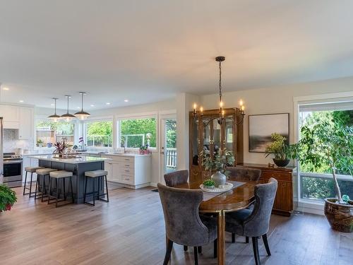 1425 Rose Hill Road, Kamloops, BC - Indoor Photo Showing Dining Room