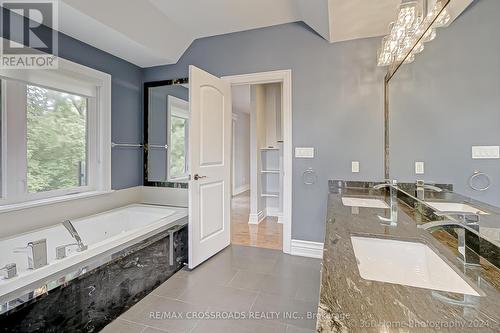 3043 Weston Road, Toronto (Humberlea-Pelmo Park), ON - Indoor Photo Showing Bathroom