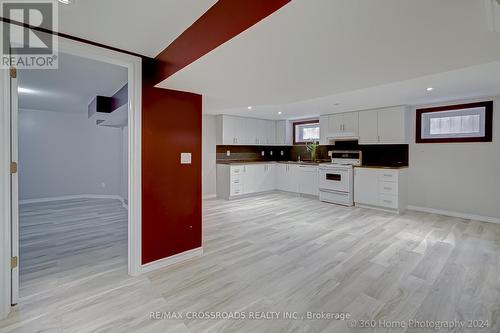 3043 Weston Road, Toronto (Humberlea-Pelmo Park), ON - Indoor Photo Showing Kitchen