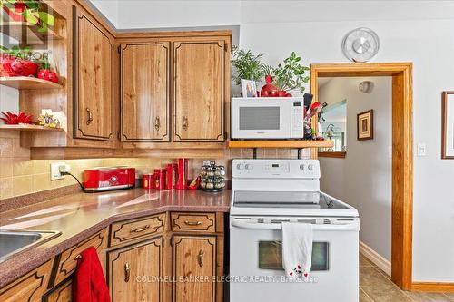 234 Bennet Street, Peterborough (Northcrest), ON - Indoor Photo Showing Kitchen