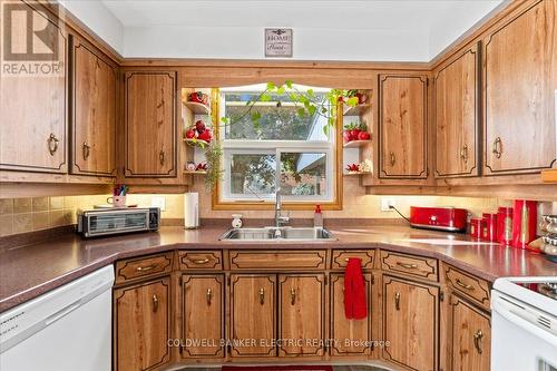 234 Bennet Street, Peterborough (Northcrest), ON - Indoor Photo Showing Kitchen With Double Sink