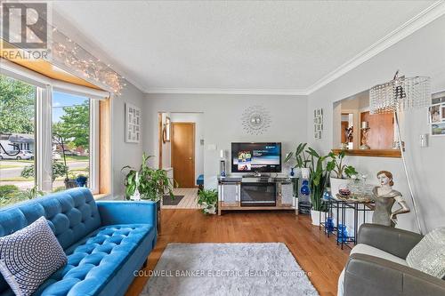 234 Bennet Street, Peterborough (Northcrest), ON - Indoor Photo Showing Living Room