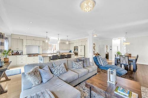 59 Onyx Court, Hamilton, ON - Indoor Photo Showing Living Room